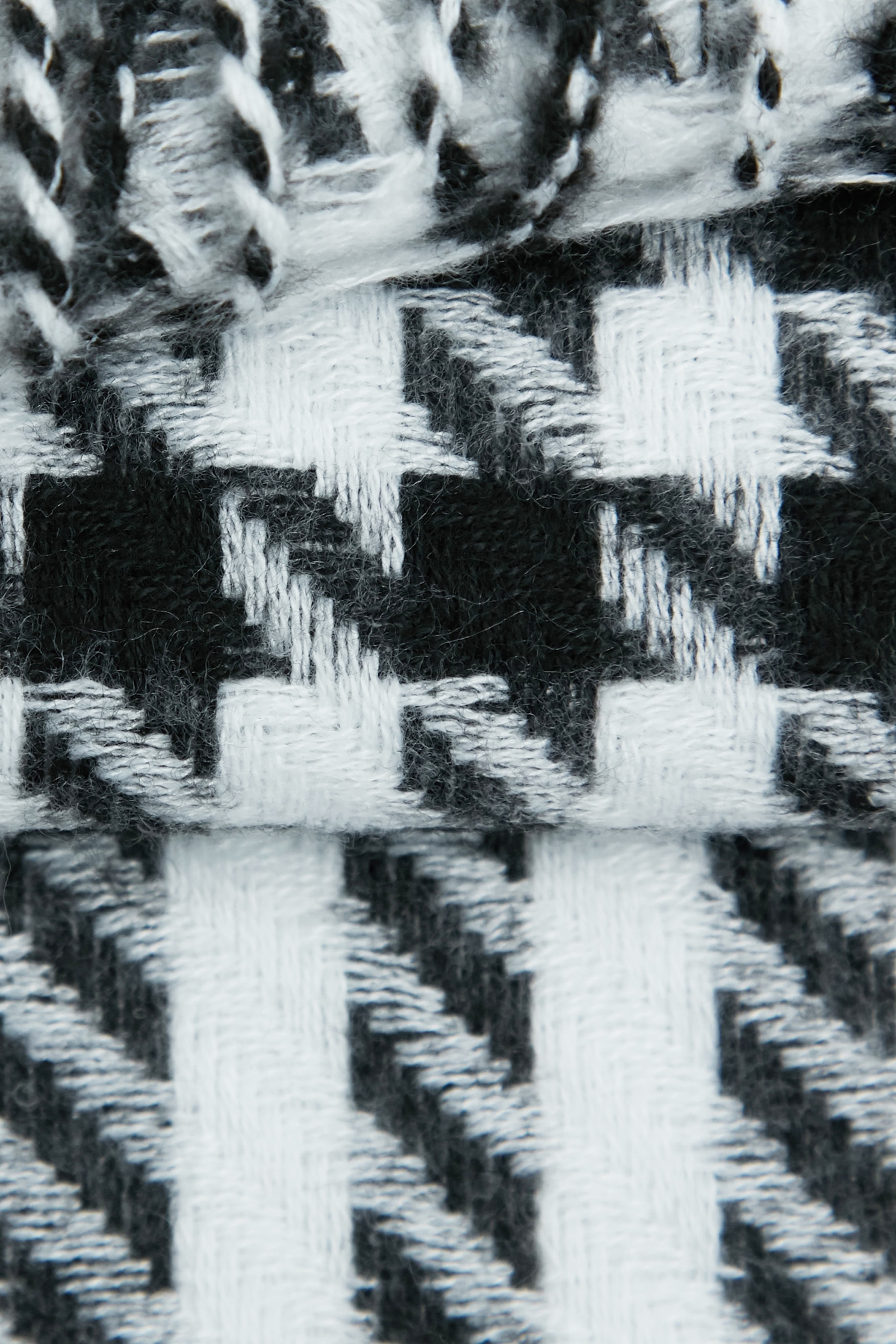 Classic Houndstooth ScarfClassic Houndstooth Scarf,Scarves,Season (AW) Look,Knitted