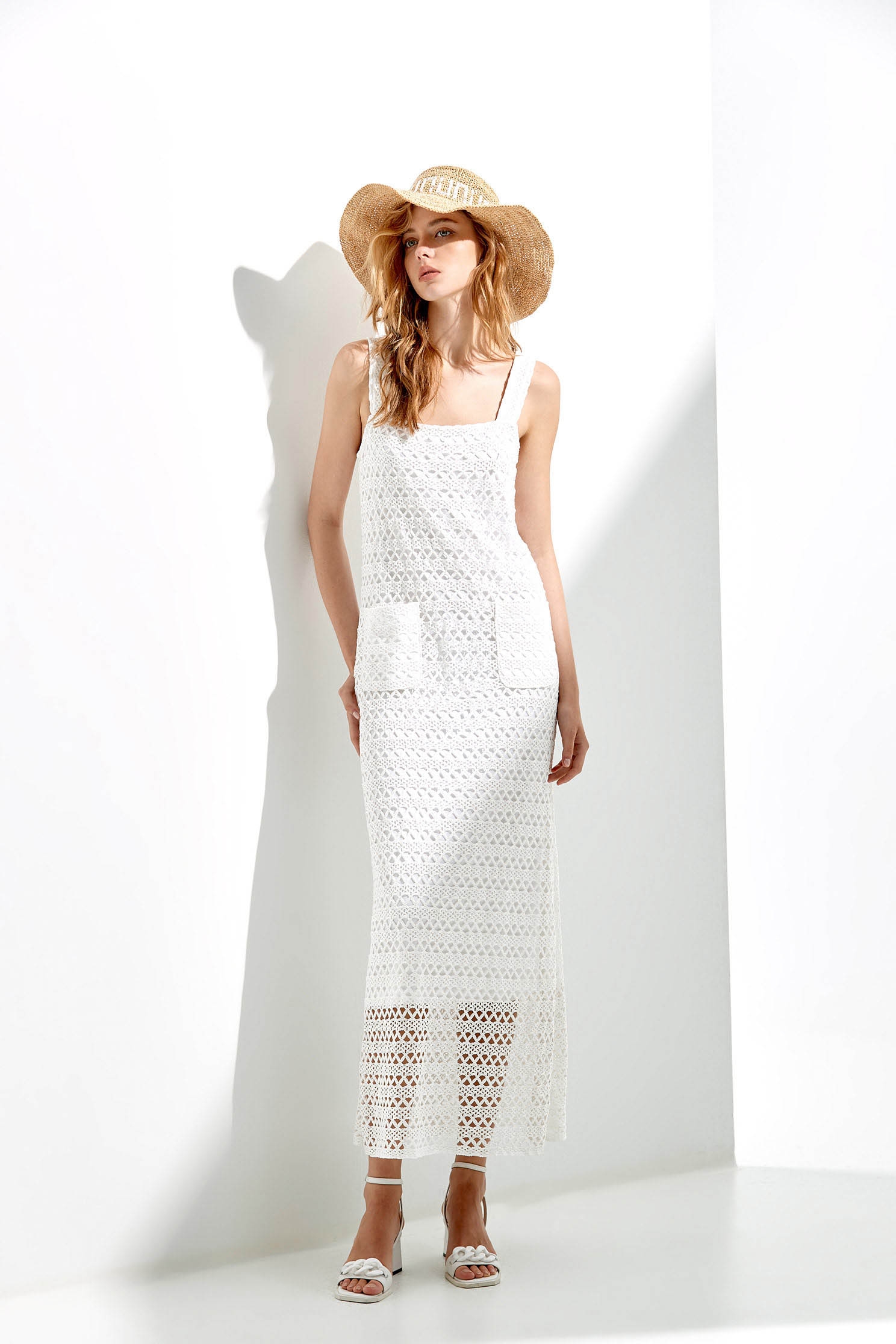 Woven Rattan Sun HatNEW LOOK raffia straw hat with letter ''R'' design,Season (SS) Look