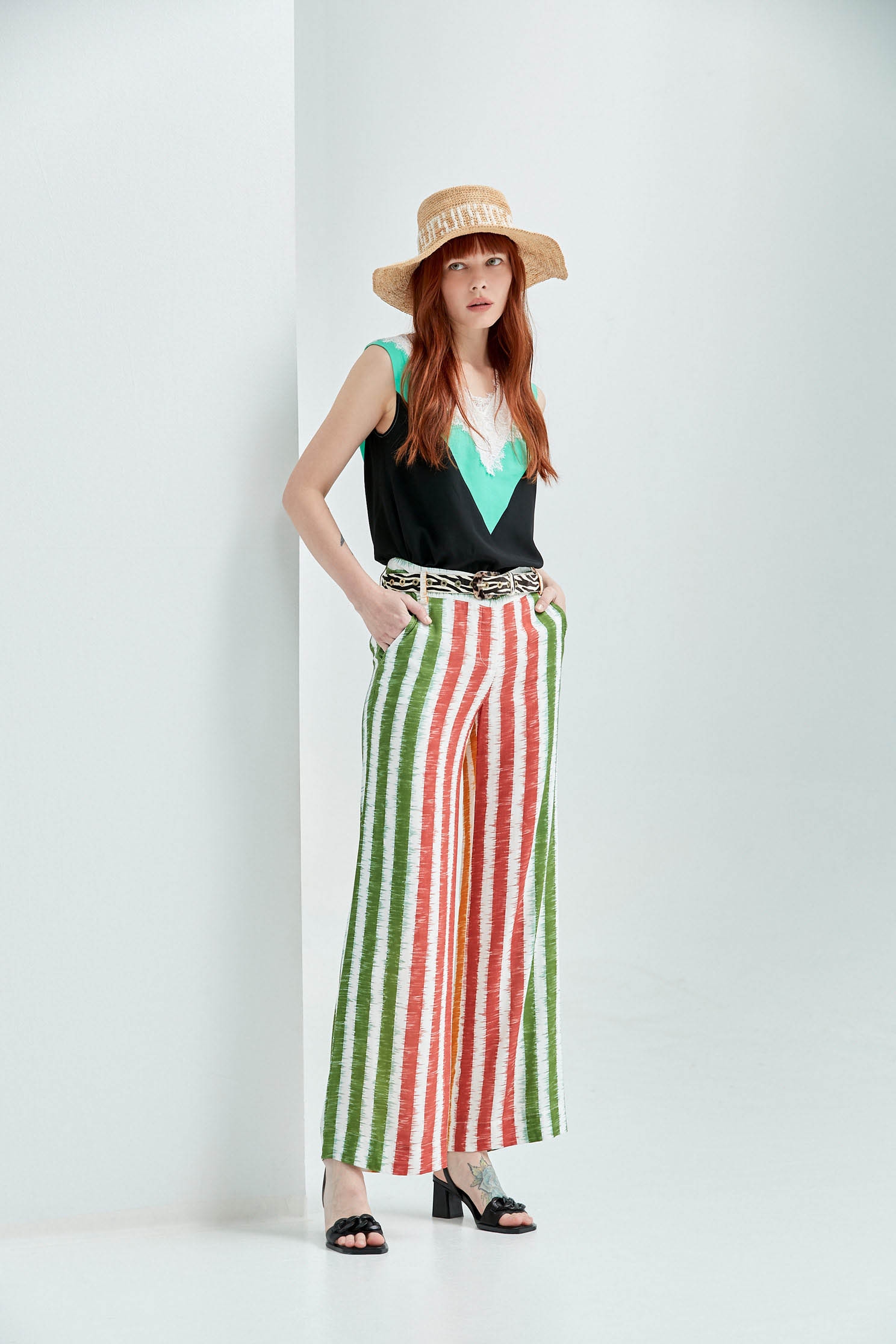 Woven Rattan Sun HatNEW LOOK raffia straw hat with letter ''R'' design,Season (SS) Look