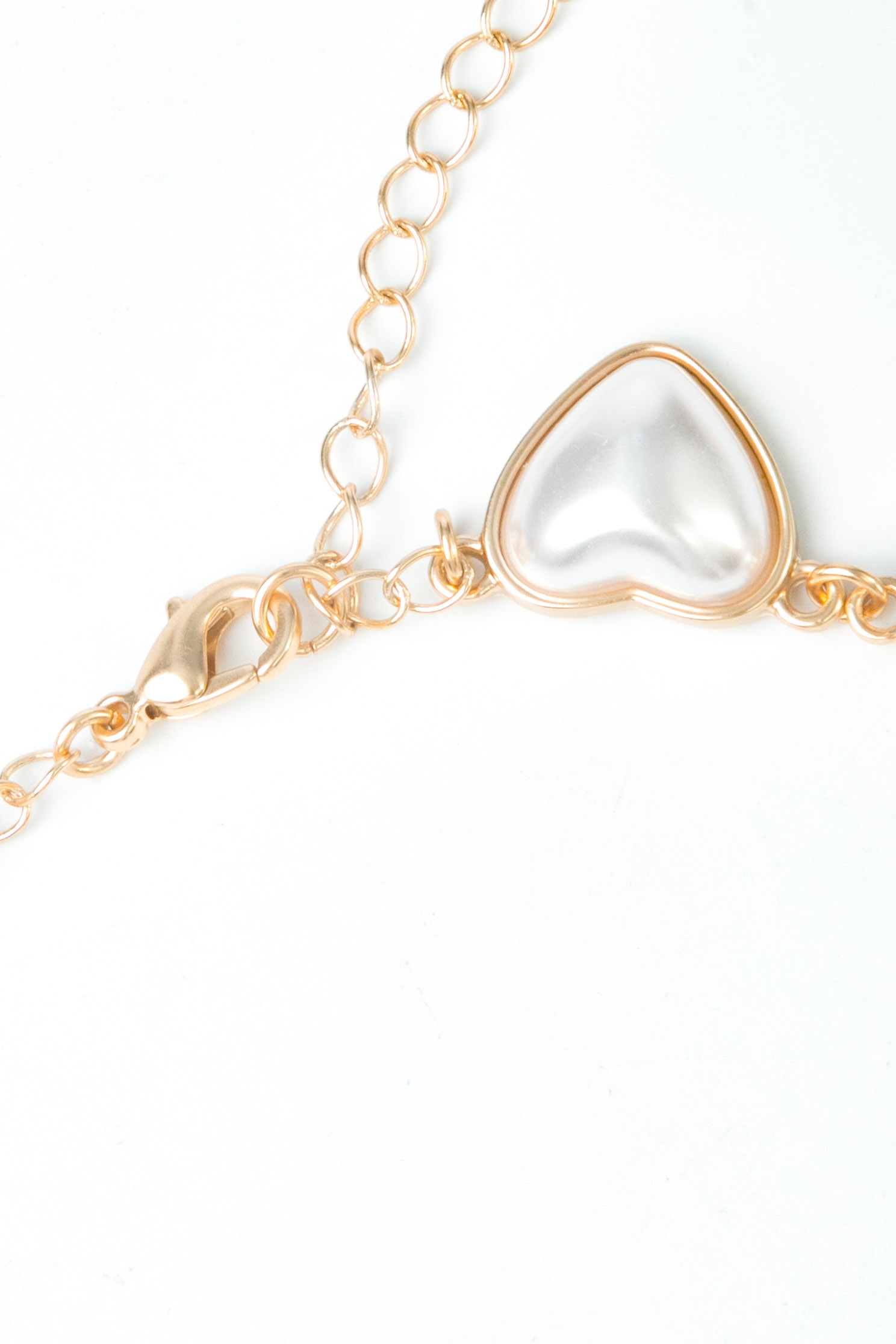 Heart Shape Fashion NecklacePearlescent necklace with heart hardware,Season (SS) Look,Necklaces