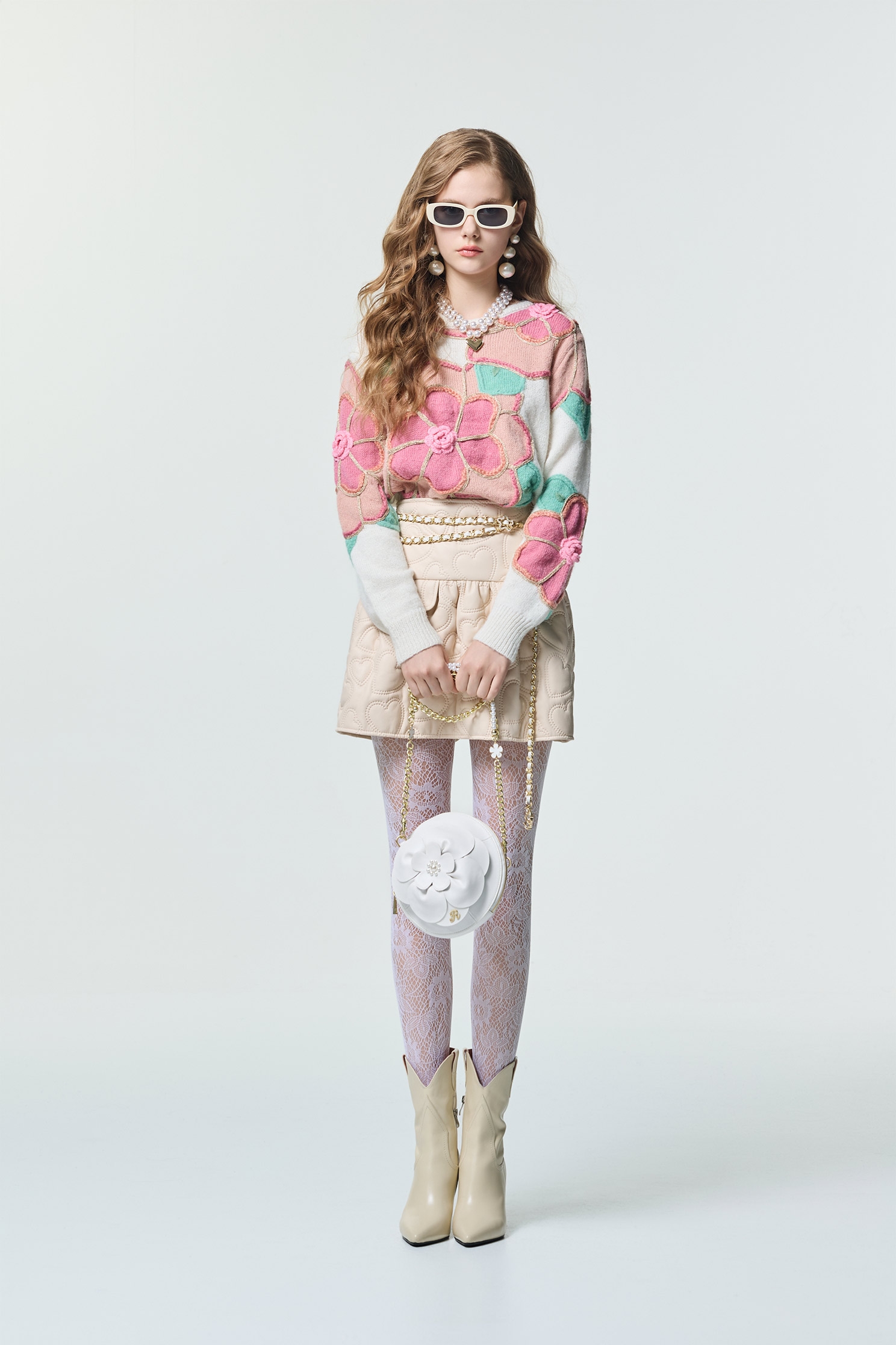 3-D Floral Shoulder Bag3-D Floral Shoulder Bag,Crossbody bags,Season (SS) Look,pearl,Leather,Shoulder bags