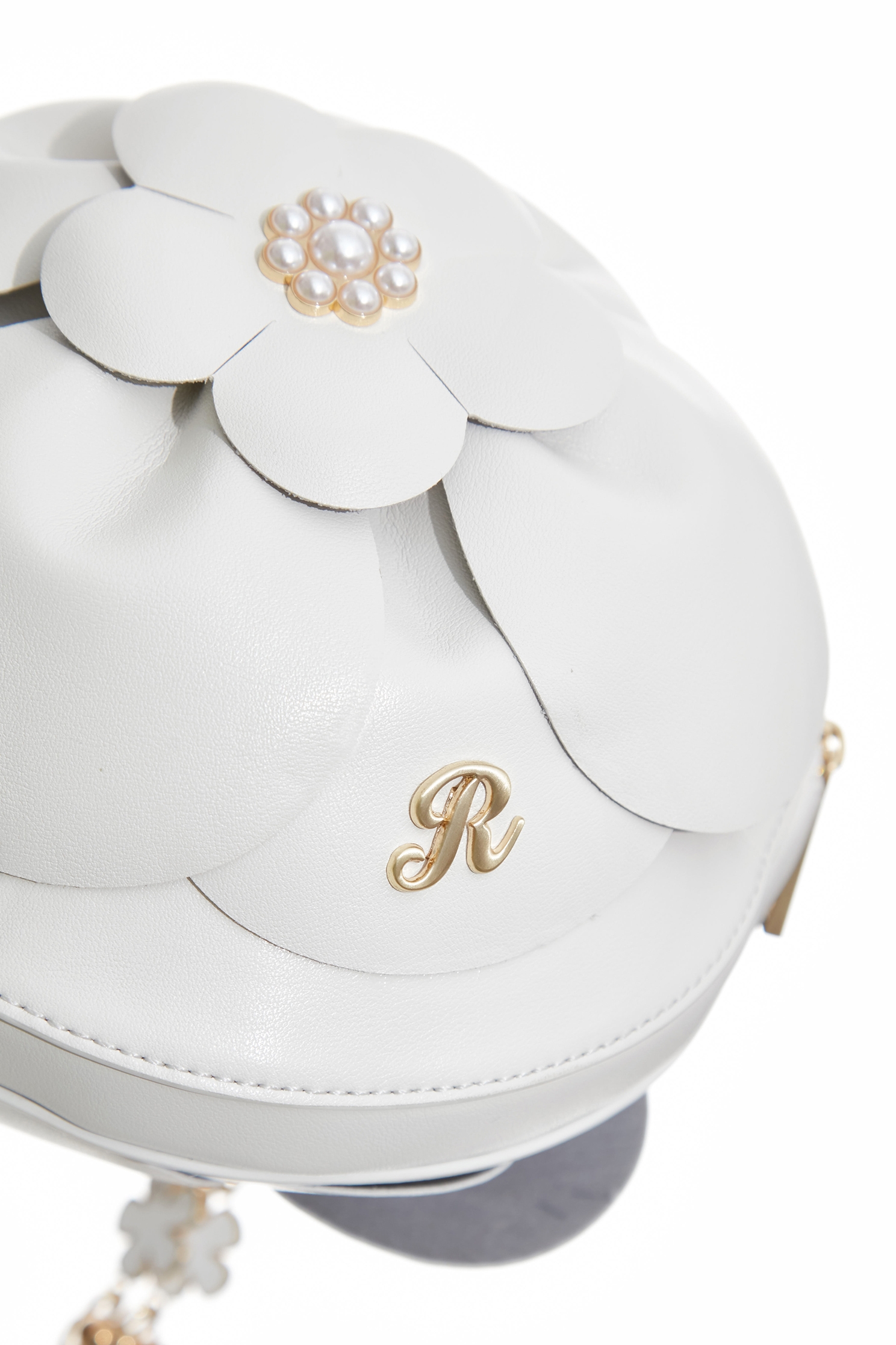 3-D Floral Shoulder Bag3-D Floral Shoulder Bag,Crossbody bags,Season (SS) Look,pearl,Leather,Shoulder bags