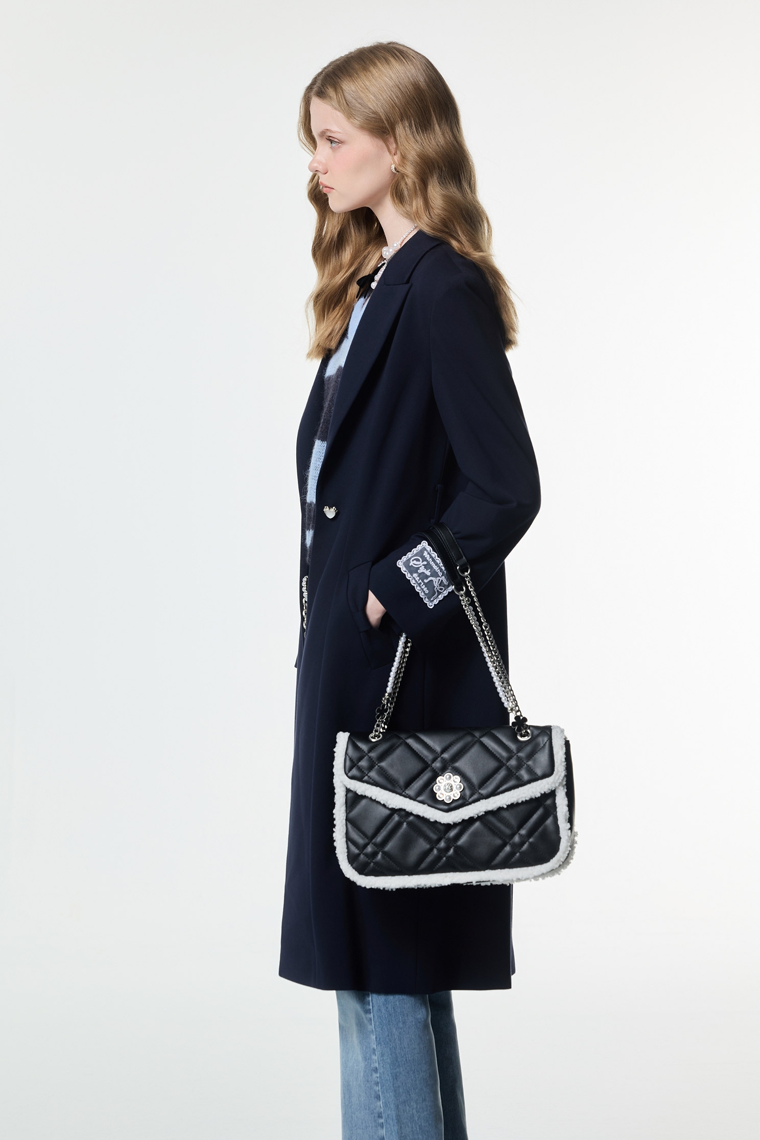 Classic Diamond Pattern Leather Bag With Fur Trim DetailClassic Diamond Pattern Leather Bag With Fur Trim Detail,Crossbody bags,Season (SS) Look,pearl,Leather