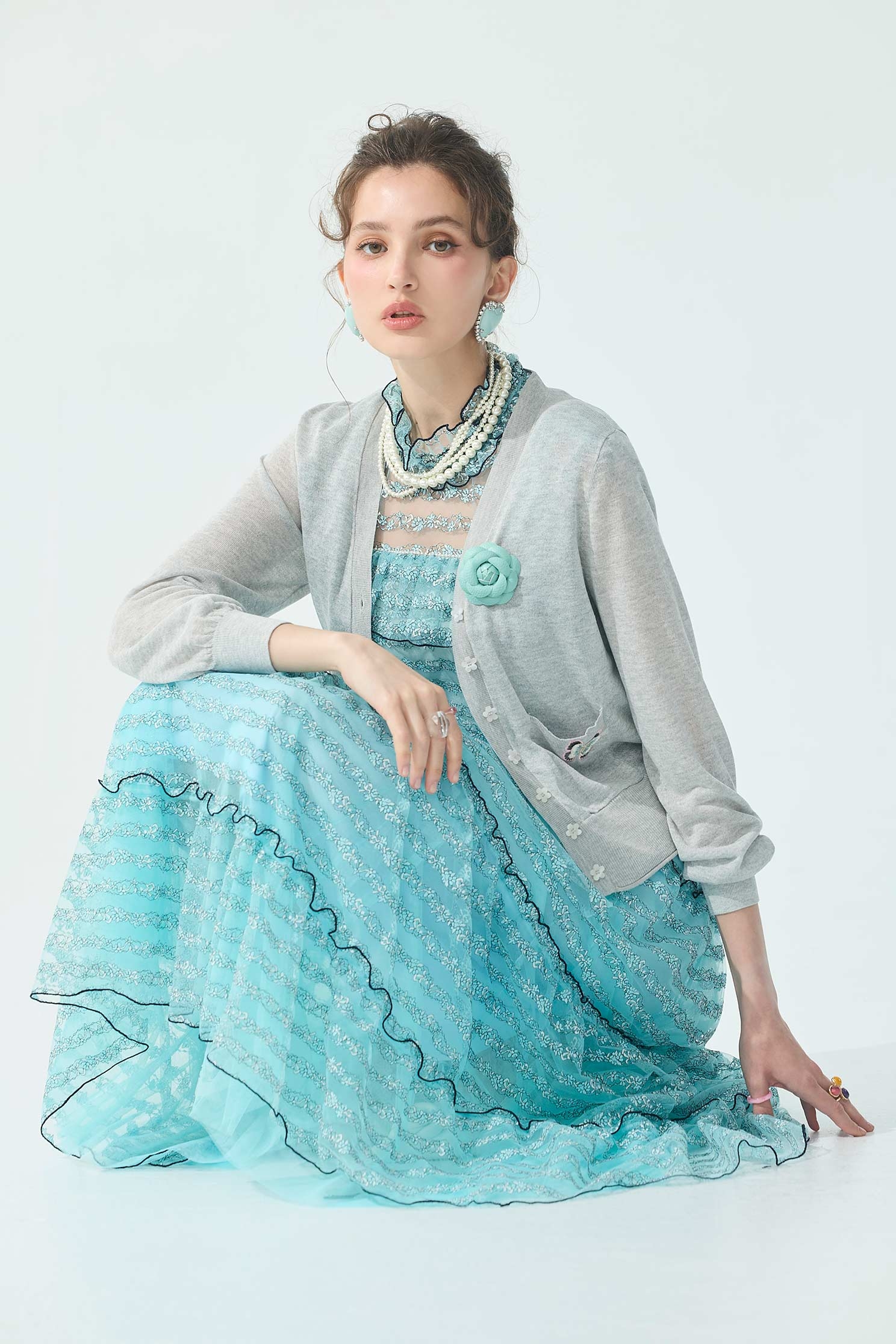 V-neck Butterfly Detail Anti Wrinkle Knit CardiganV-neck Butterfly Detail Anti Wrinkle Knit Cardigan,Jackets,Embroidered,Outerwear,Season (SS) Look,Knitted,Knitted coats