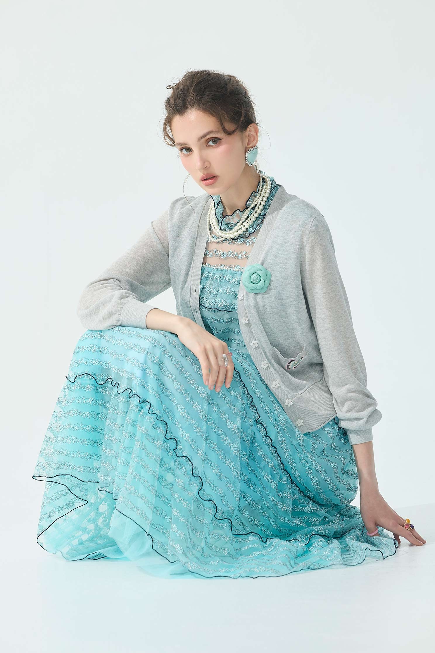 V-neck Butterfly Detail Anti Wrinkle Knit CardiganV-neck Butterfly Detail Anti Wrinkle Knit Cardigan,Jackets,Embroidered,Outerwear,Season (SS) Look,Knitted,Knitted coats