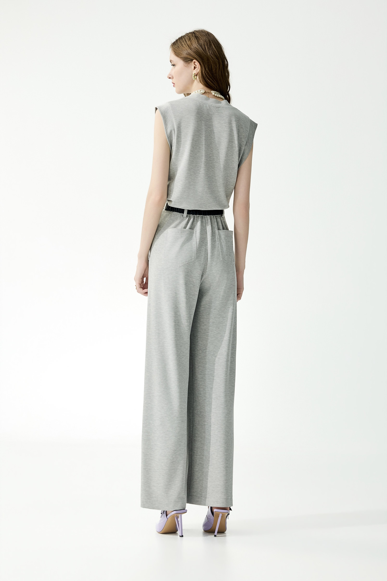 V-neck Pearl Detail VestV-neck Pearl Detail Vest,sleeveless tops,Tops,Season (SS) Look,pearl,White tops,sleeveless tops,Black tops