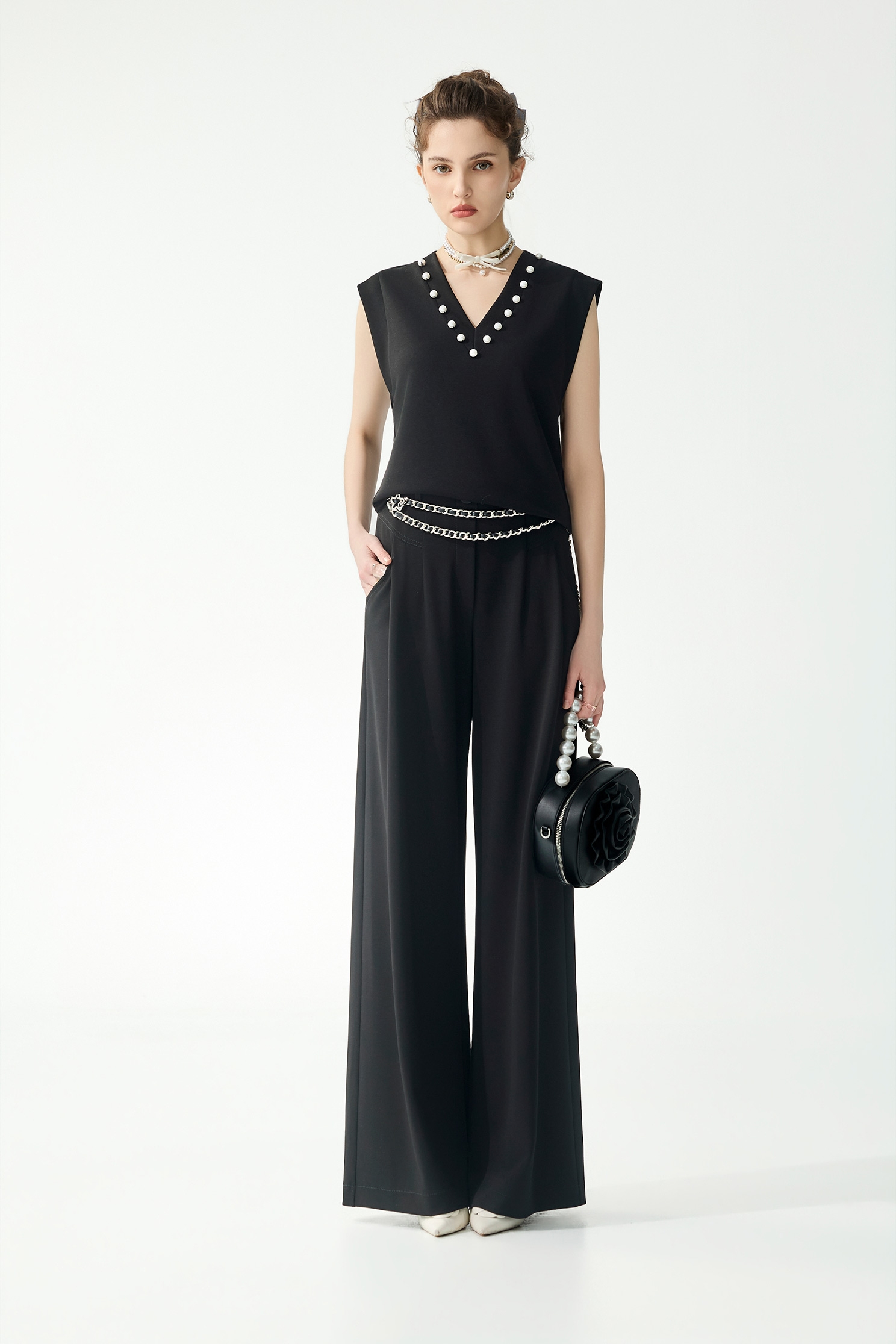 V-neck Pearl Detail VestV-neck Pearl Detail Vest,sleeveless tops,Tops,Season (SS) Look,pearl,White tops,sleeveless tops,Black tops