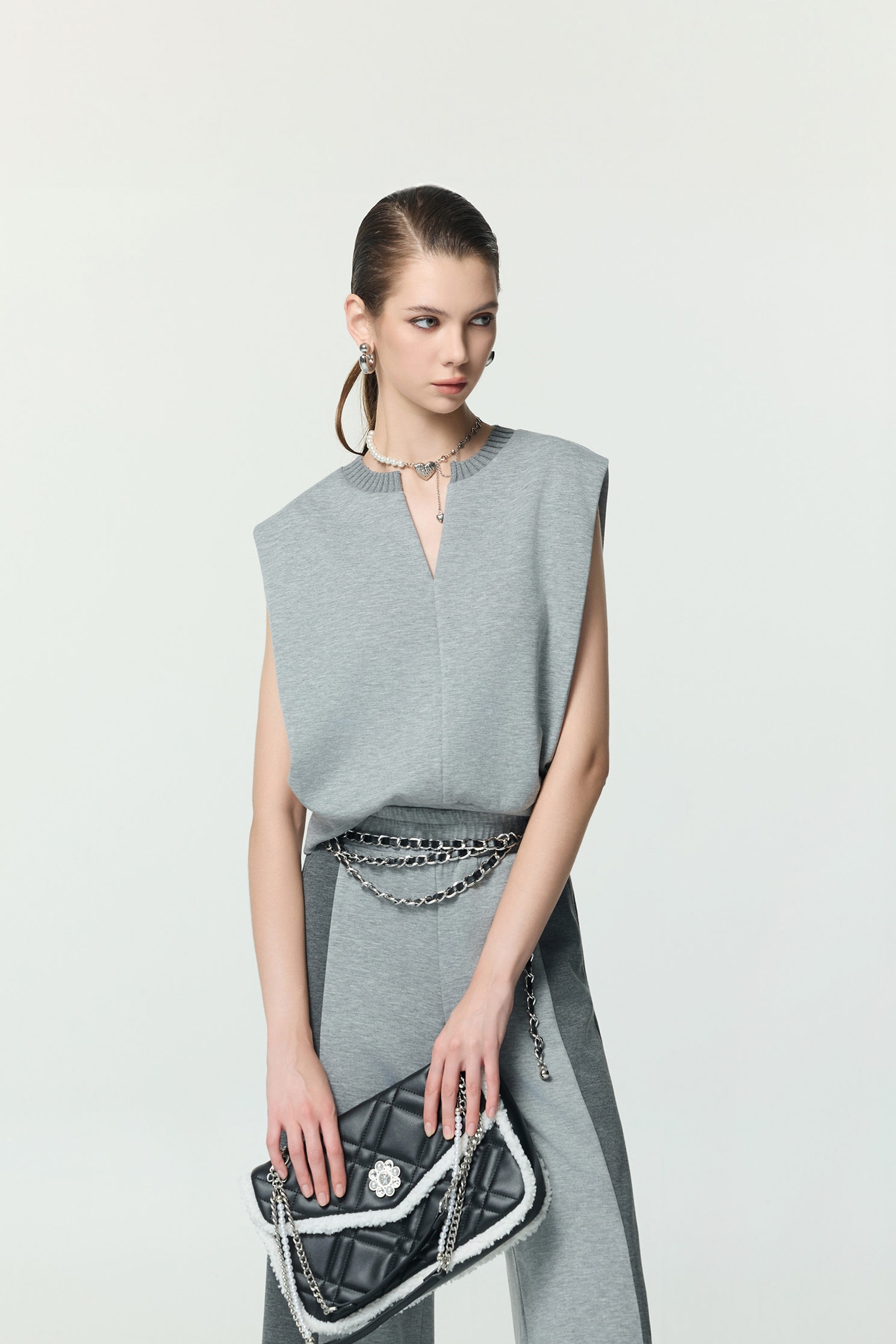 Casual Vest Wuth Heart Embroidery LogoCasual Vest Wuth Heart Embroidery Logo,V-Neck T shirts,sleeveless tops,Tops,Embroidered,co-ord sets,sleeveless tops,Season (AW) Look,sleeveless tops,upperclass