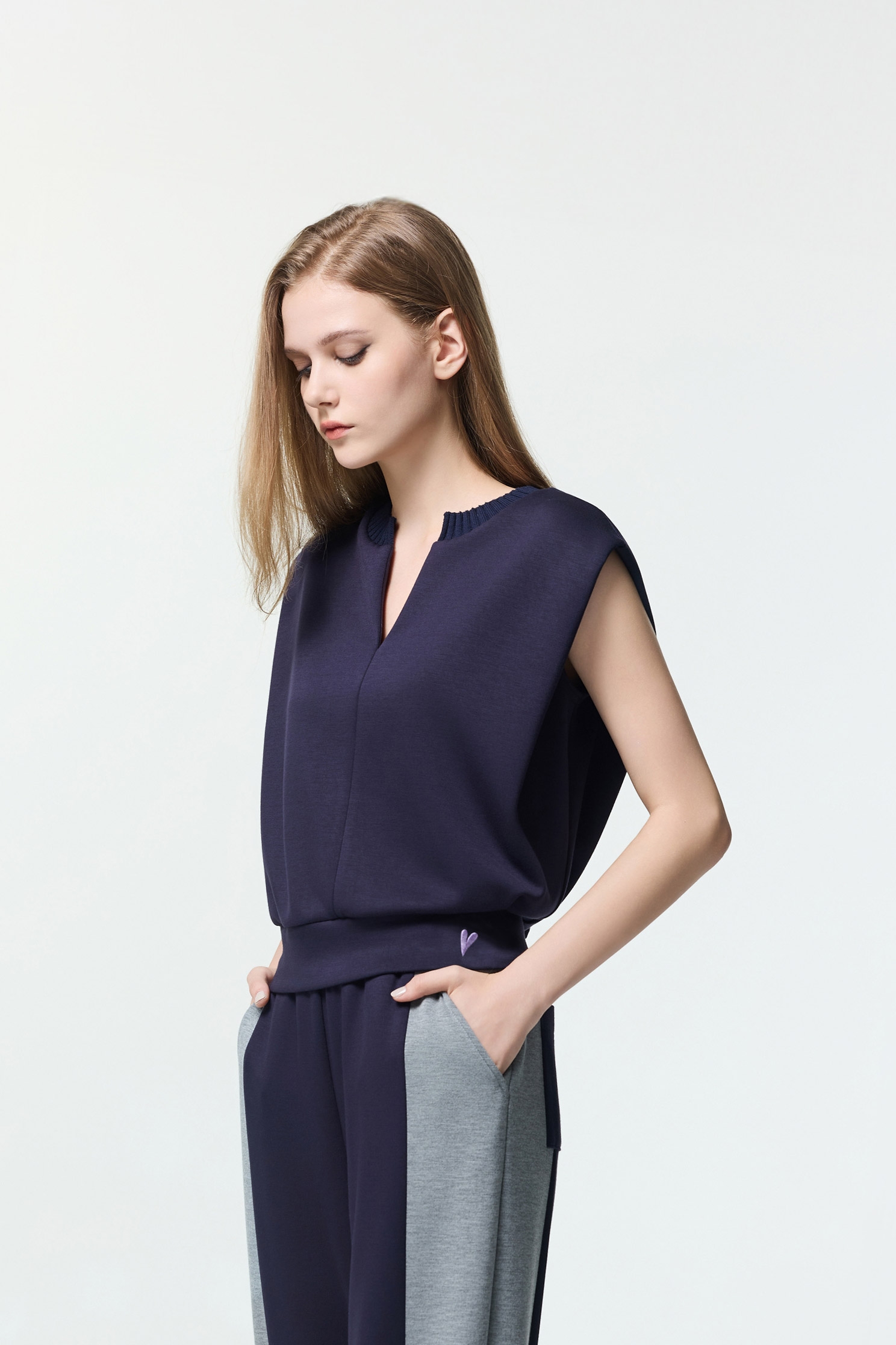 Casual Vest Wuth Heart Embroidery LogoCasual Vest Wuth Heart Embroidery Logo,V-Neck T shirts,sleeveless tops,Tops,Embroidered,co-ord sets,sleeveless tops,Season (AW) Look,sleeveless tops,upperclass