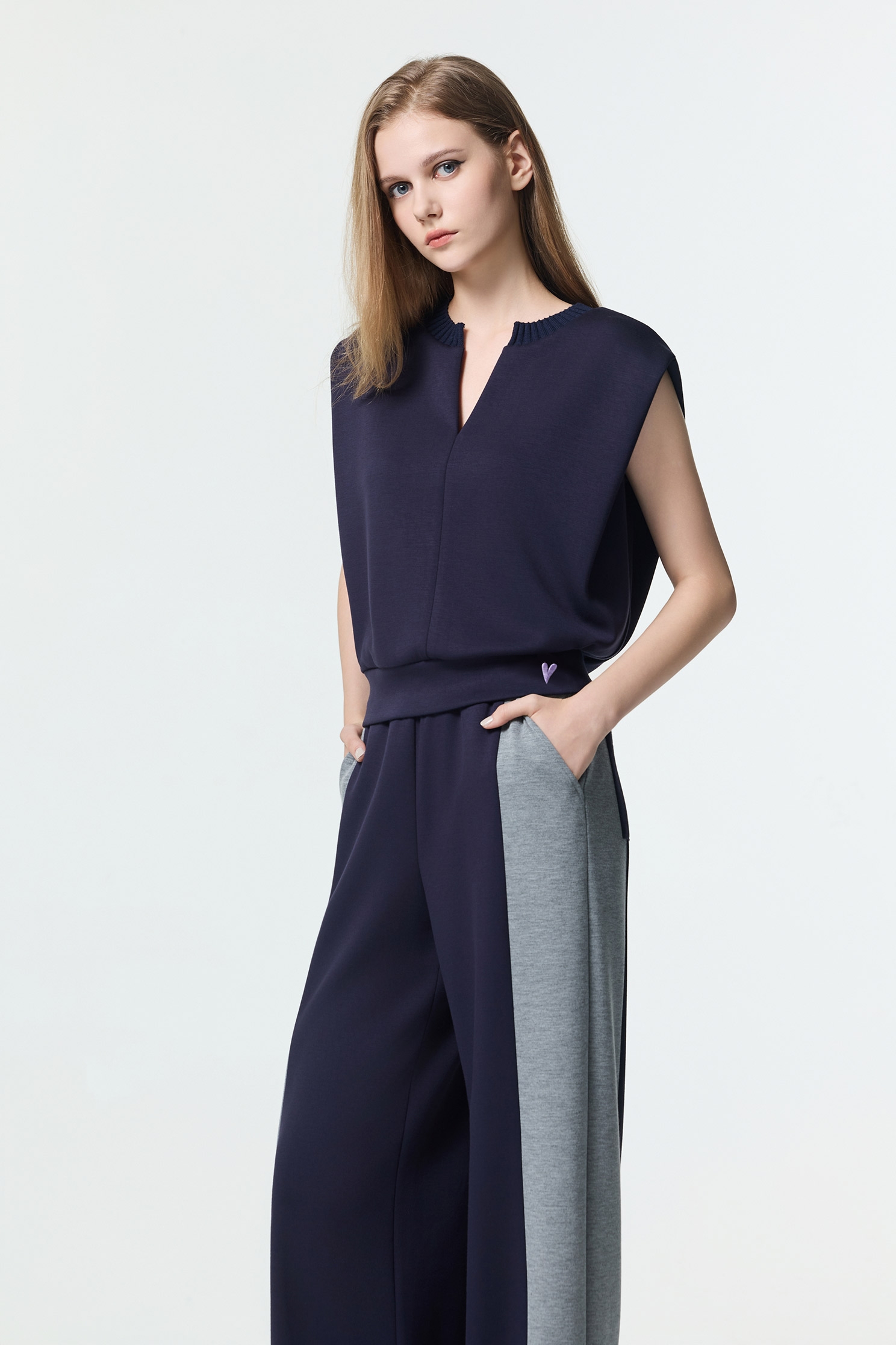 Casual Vest Wuth Heart Embroidery LogoCasual Vest Wuth Heart Embroidery Logo,V-Neck T shirts,sleeveless tops,Tops,Embroidered,co-ord sets,sleeveless tops,Season (AW) Look,sleeveless tops,upperclass