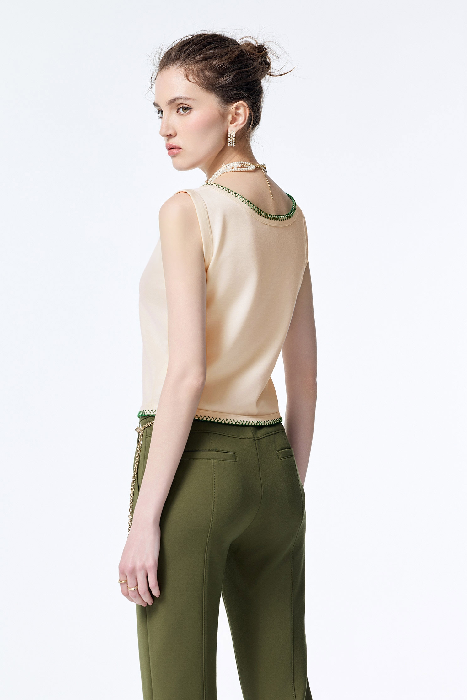 Contrast Embroidery Trim VestContrast Embroidery Trim Vest,sleeveless tops,Embroidered,Season (SS) Look,sleeveless tops,Black tops