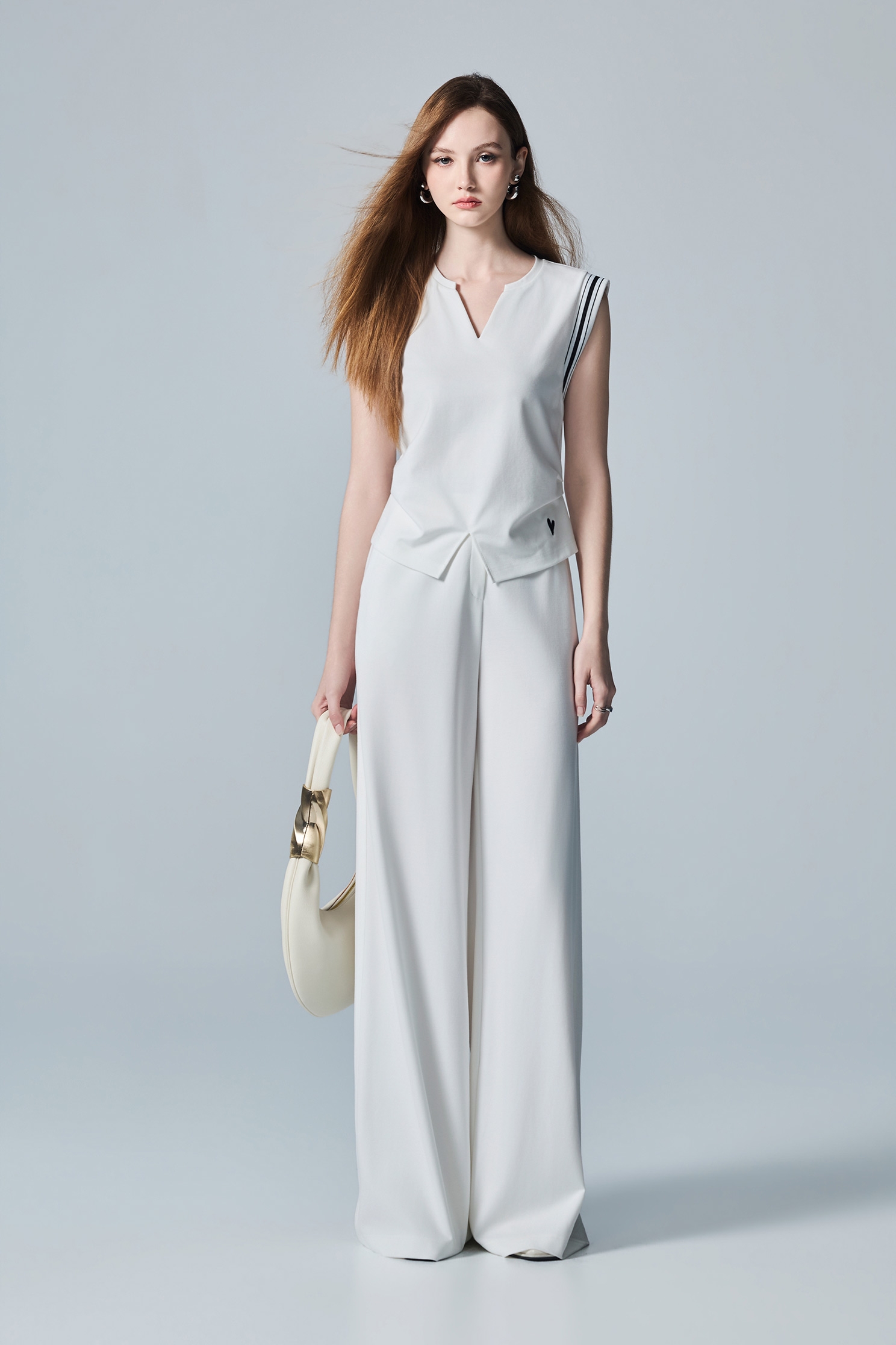 Contrast Trim Detail Sports Style VestContrast Trim Detail Sports Style Vest,sleeveless tops,Tops,White tops,Season (AW) Look,sleeveless tops,black tops