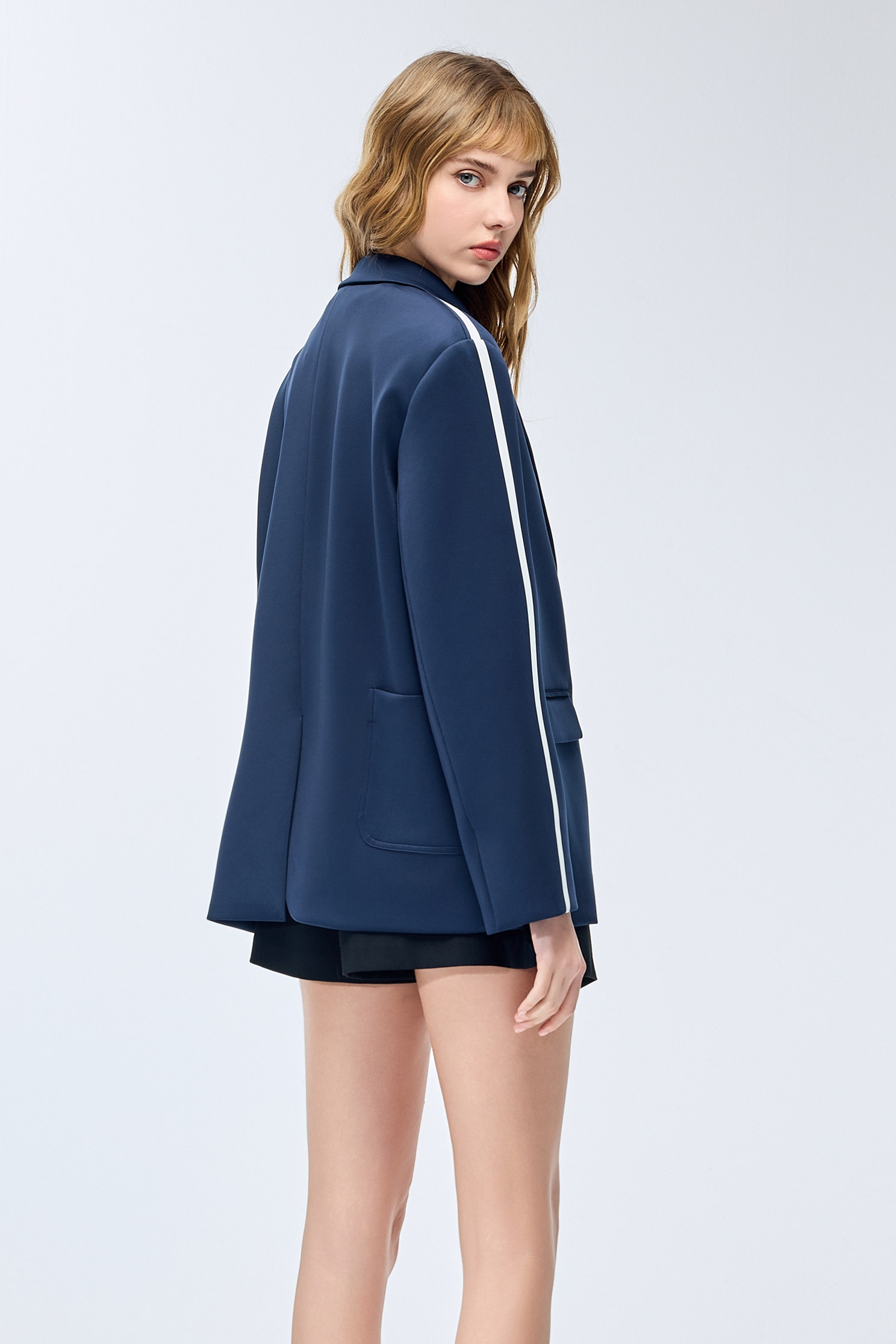 Back-patch Pocket Oversized BlazerBack-patch Pocket Oversized Blazer,COZY PUNCH,Season (SS) Look,Blazers