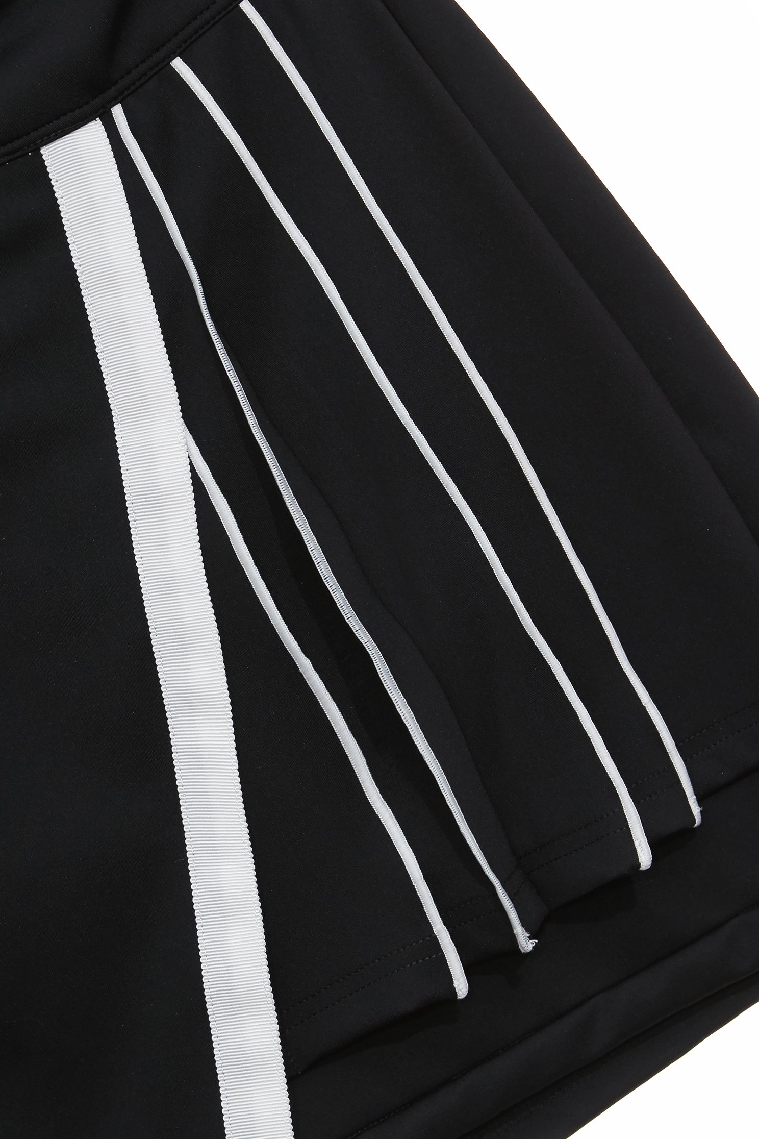 Color-Contrast Pleated Hem SkortColor-Contrast Pleated Hem Skort,COZY PUNCH,Mini skirts,Shorts,Season (AW) Look,Skorts