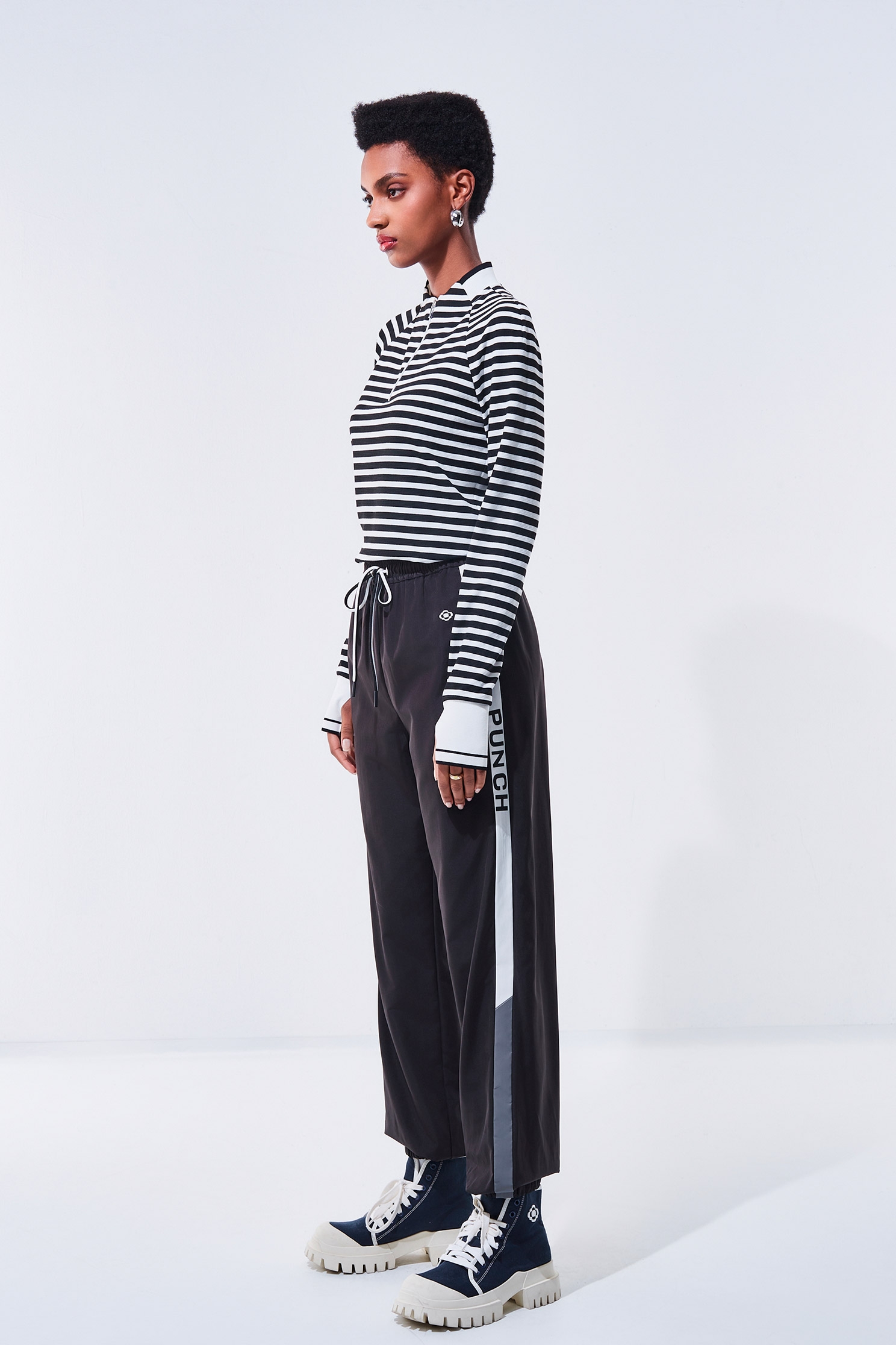 Color-Contrast Striped Casual PantsColor-Contrast Striped Casual Pants,COZY PUNCH,Season (AW) Look,pants,Black pants