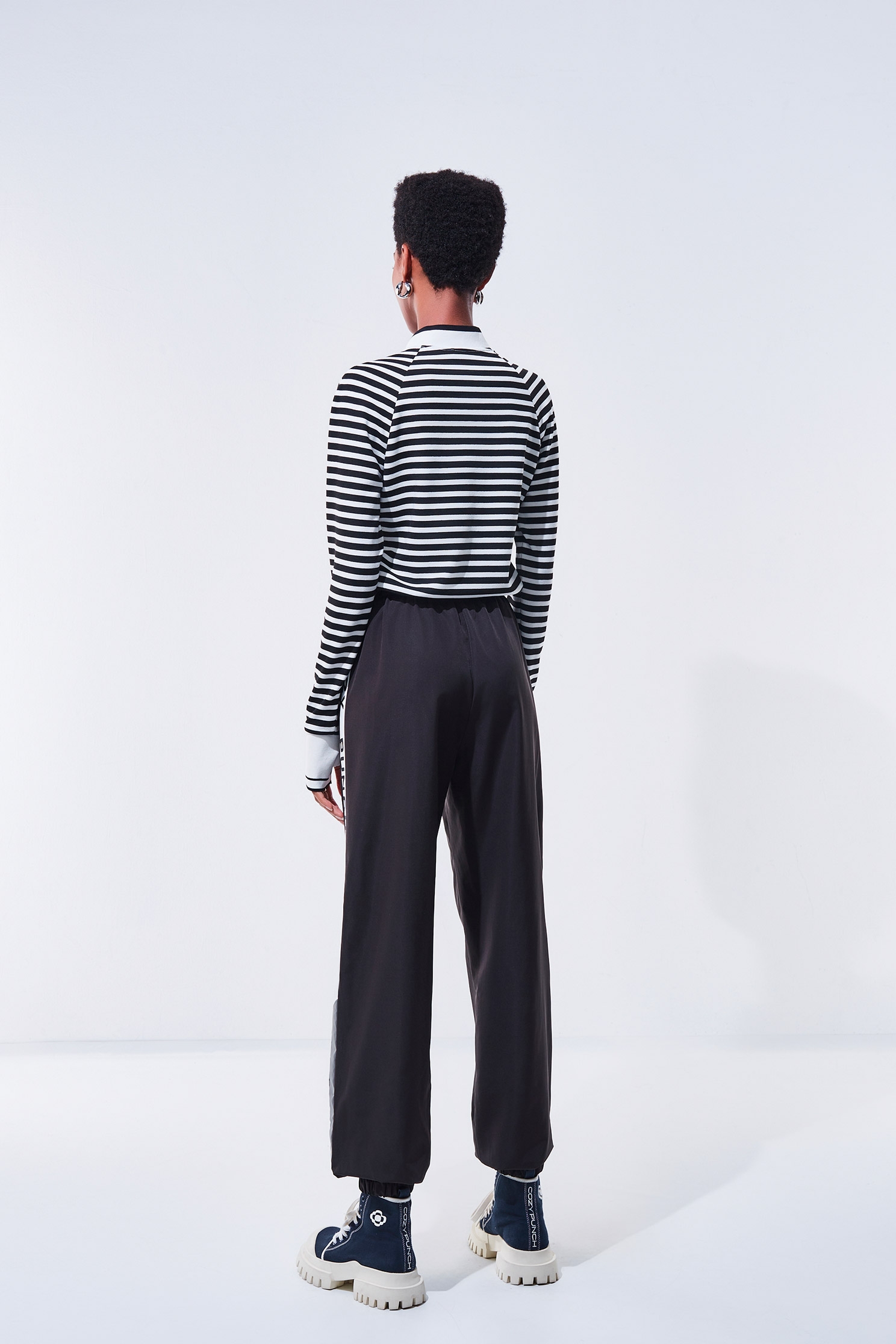 Color-Contrast Striped Casual PantsColor-Contrast Striped Casual Pants,COZY PUNCH,Season (AW) Look,pants,Black pants