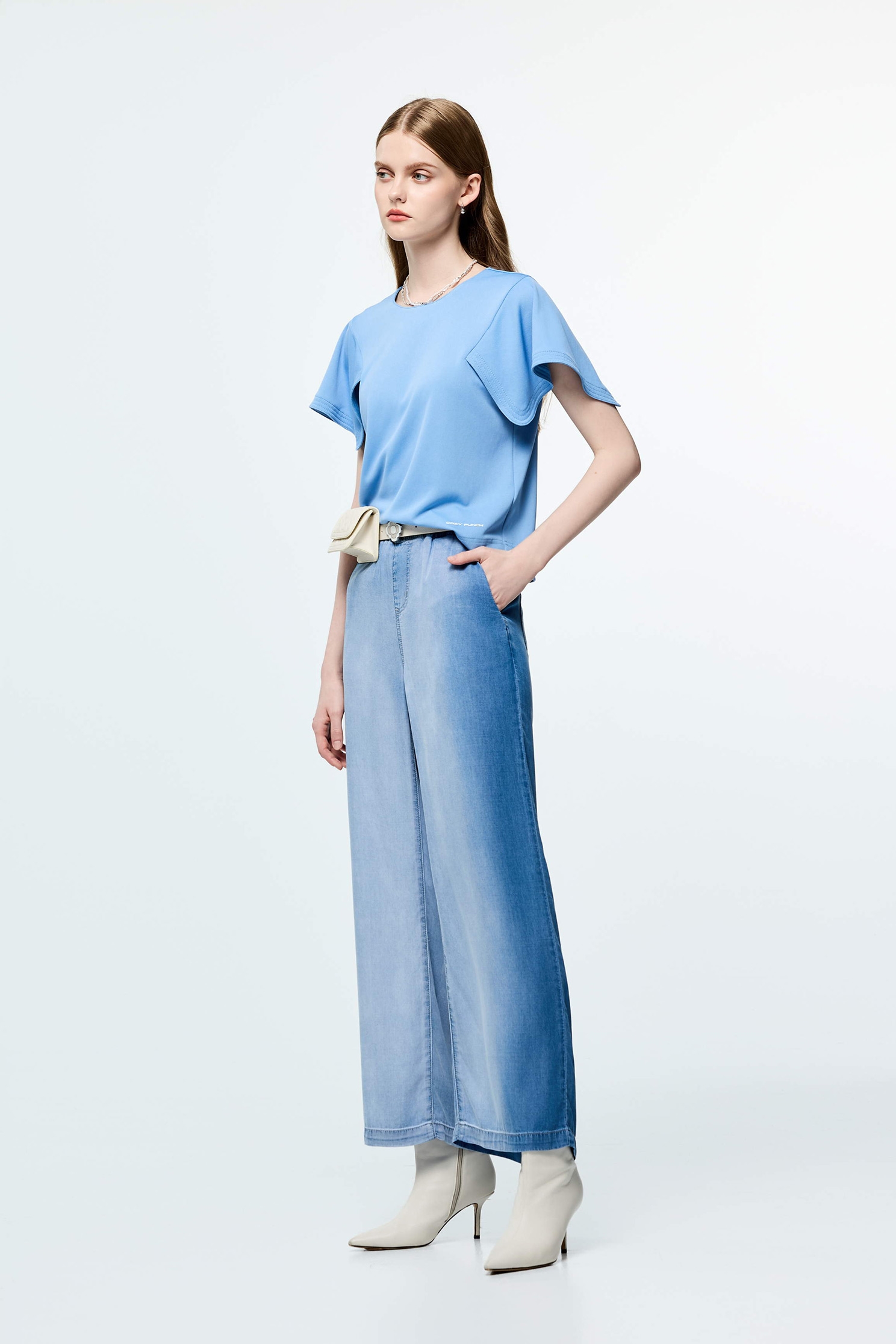 High Performance Collagen Sleeve Detail TopBluish Green Lake Color Collagen Sleeve Detail Top,COZY PUNCH,Tops,Casual,Season (SS) Look