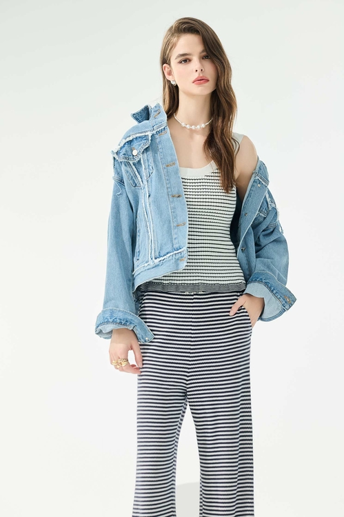 Floral Motif Denim Jacket,,Floral Motif Denim Jacket,Jackets,Embroidered,Outerwear,Season (SS) Look,Stripe,pants,Blazers,Season (SS) Look,Denim,Jeans,pants,Jackets,Embroidered,Outerwear,Season (SS) Look,Denim,Denim Jackets