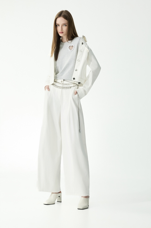 Minimalist Denim Jacket,,Minimalist Denim Jacket,Tops,Embroidered,Season (SS) Look,Blouses,Season (SS) Look,Stripe,Shorts,pants,Jackets,Outerwear,Season (SS) Look,Denim,Denim Jackets,White outerwear
