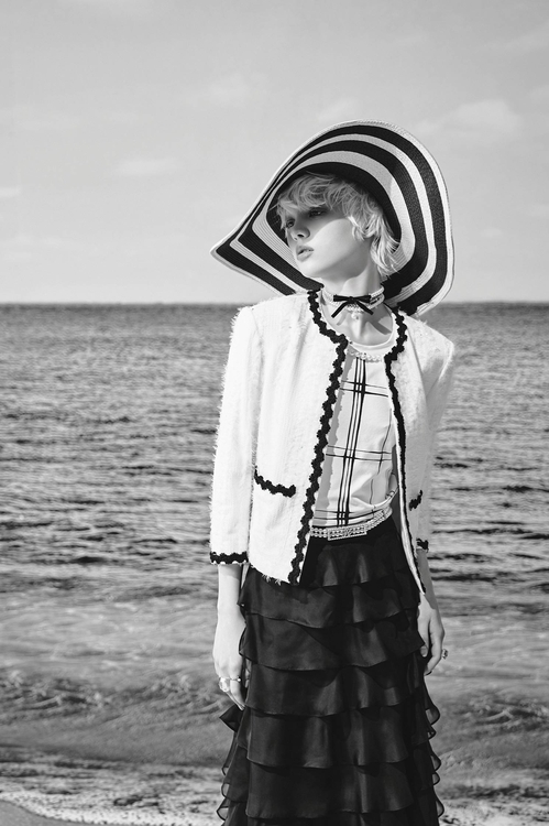 Black Lace Trim Detail Buttonless Jacket,,Black Lace Trim Detail Buttonless Jacket,Season (SS) Look,pearl,Jackets,Outerwear,Season (SS) Look,White outerwear