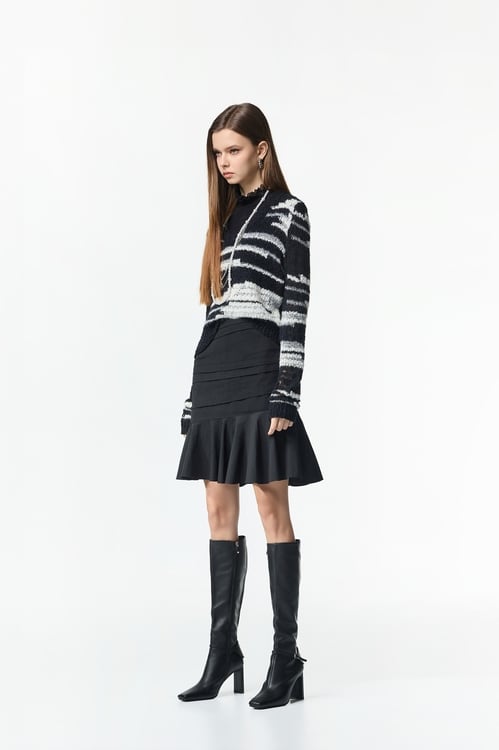 Pleated Detail Fishtail Skirt,Mini skirts