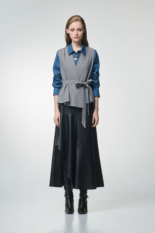 Asymmetric PU Skirt,Office Looks