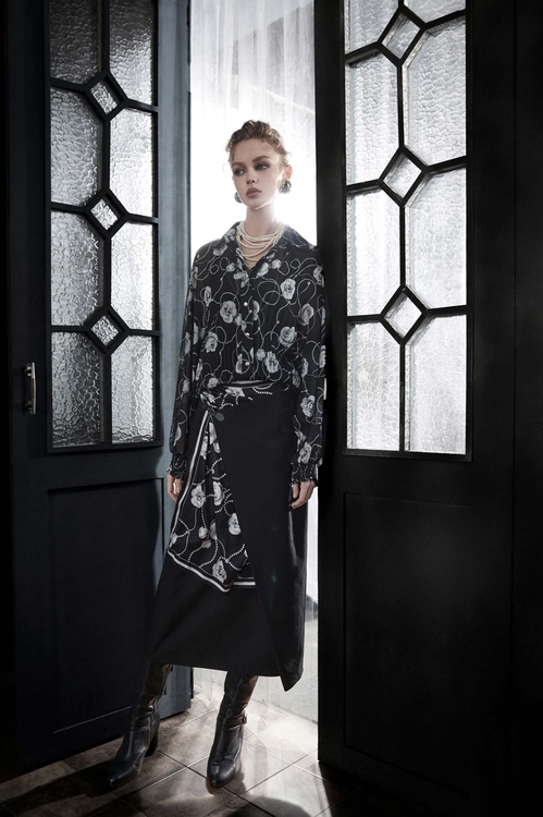 Rose Printed Scarf Midi Skirt,,Rose Printed Scarf Midi Skirt,Jackets,Outerwear,Season (AW) Look,Knitted,Knitted coats,Jackets,Outerwear,Leather,Season (AW) Look,Culottes,Season (AW) Look,Embroidered,pants,Knitted,Tops,Season (AW) Look,Knitted,Knitted tops,Tops,Season (AW) Look,Embroidered,Tops,Season (AW) Look,Embroidered,Denim,Jeans,Season (AW) Look,pants,Tops,Season (AW) Look,Knitted,Knitted tops,Tops,Season (AW) Look,Dresses,Denim,Season (AW) Look,Tops,Season (AW) Look,Embroidered,Denim,Season (AW) Look,Mesh fabric,Midi skirts,Jackets,Outerwear,Season (AW) Look,Knitted,sleeveless tops,Tops,Season (AW) Look,sleeveless tops,Knitted,Knitted tops,Knitted tops,Denim,Jeans,Season (AW) Look,pants,Tops,pearl,Season (AW) Look,Embroidered,Denim,Jeans,Shorts,Season (AW) Look,Embroidered,pants,Tops,White tops,Season (AW) Look,Knitted,Leather,Mini skirts,Season (AW) Look,Season (AW) Look,Midi skirts,Black skirts