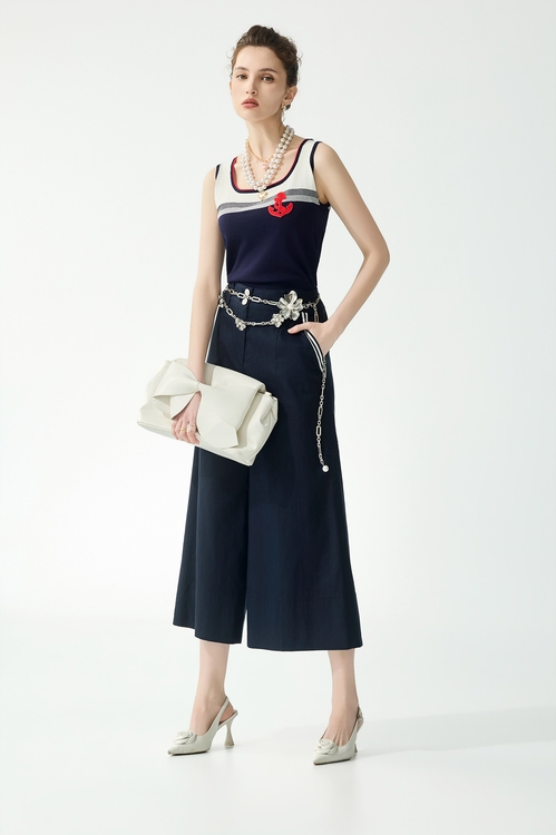 White Pocket Stripe Navy Pants,,White Pocket Stripe Navy Pants,Dresses,Season (SS) Look,Tops,Embroidered,Season (SS) Look,White tops,Embroidered,Culottes,Season (SS) Look,pants