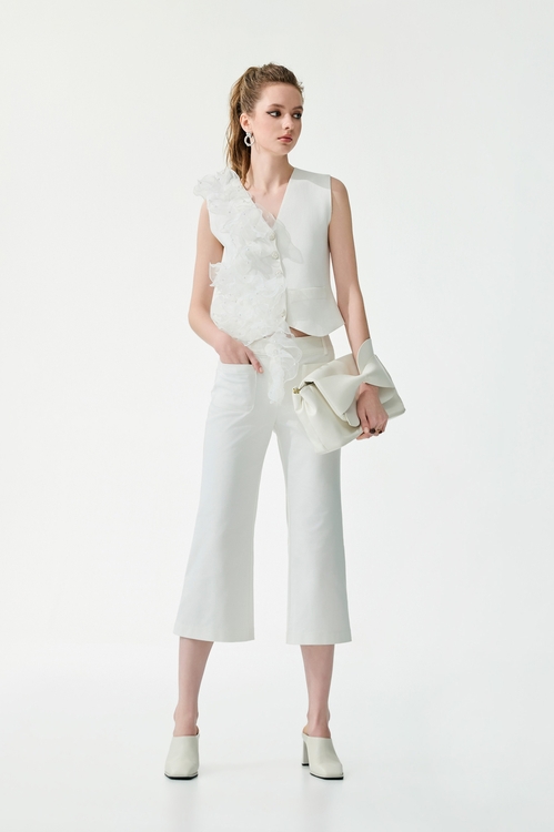 Minimalist Boot Leg White Pants,,Minimalist Boot Leg White Pants,Season (SS) Look,pearl,Jackets,Outerwear,Season (SS) Look,White outerwear,Tops,Season (SS) Look,pearl,White tops,Lace,Bell-bottoms,Season (SS) Look,pearl,White pants,pants