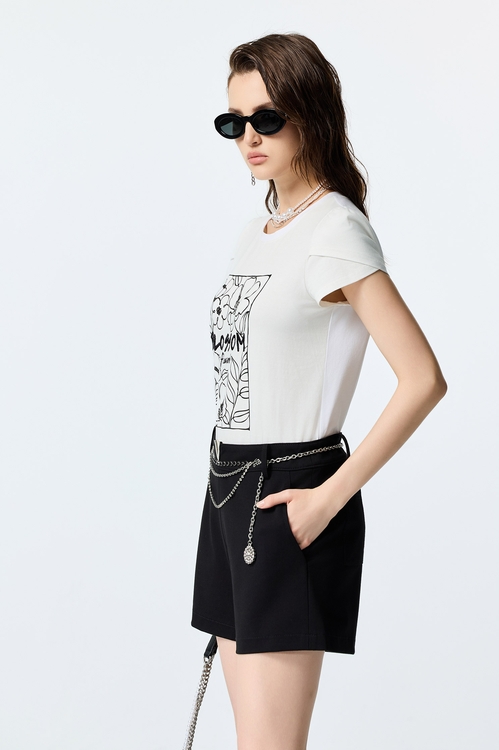 V Hardware Detail Black Shorts,Black pants