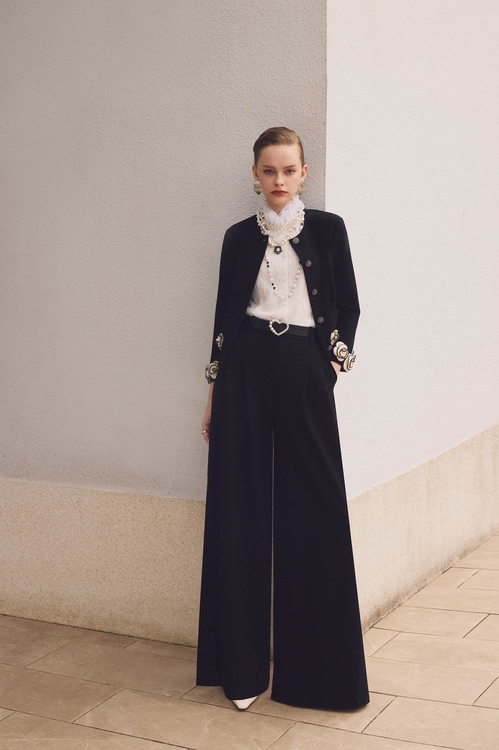 Classic Wide Leg Pants With Rose Print Scarf,,Classic Wide Leg Pants With Rose Print Scarf,sleeveless tops,White tops,Season (AW) Look,sleeveless tops,Chiffon,Dresses,Under shirts,Season (AW) Look,Chiffon,White skirts,Mini skirts,Season (AW) Look,Lace,Dresses,Season (AW) Look,Black dresses,Tops,Season (AW) Look,Culottes,Season (AW) Look,pants,Knitted,Black pants