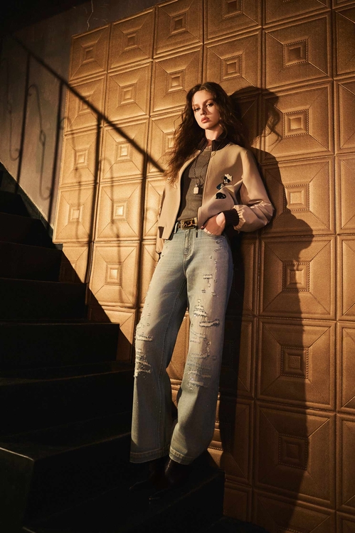 Sequin Detail Distress Jeans,,Sequin Detail Distress Jeans,Culottes,Season (AW) Look,Embroidered,pants,Knitted,Denim,Jeans,Season (AW) Look,pants
