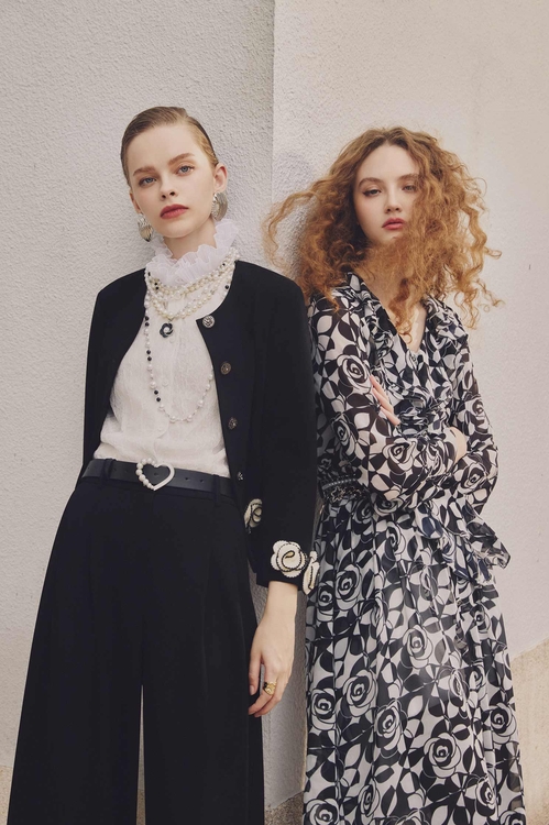 Rose Print Ruffle Collar Maxi Dress,,Rose Print Ruffle Collar Maxi Dress,sleeveless tops,White tops,Season (AW) Look,sleeveless tops,Chiffon,Dresses,Under shirts,Season (AW) Look,Chiffon