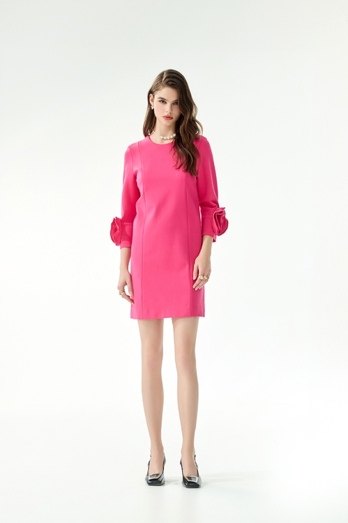 3-D Floral Sleeve Cuff Detail Shift Dress,,3-D Floral Sleeve Cuff Detail Shift Dress,Office Looks,Season (SS) Look,Valentine,Midi skirts,Black skirts,Office Looks,Culottes,Season (SS) Look,Party Looks,pearl,pants,Black pants,Dresses,bestselling,Season (SS) Look,Black dresses,Office Looks,Tops,bestselling,Season (SS) Look,pearl,simple outfits,Valentine,bows,black tops,Dresses,Season (SS) Look,Black dresses,Dresses,Season (SS) Look,simple outfits,Black dresses