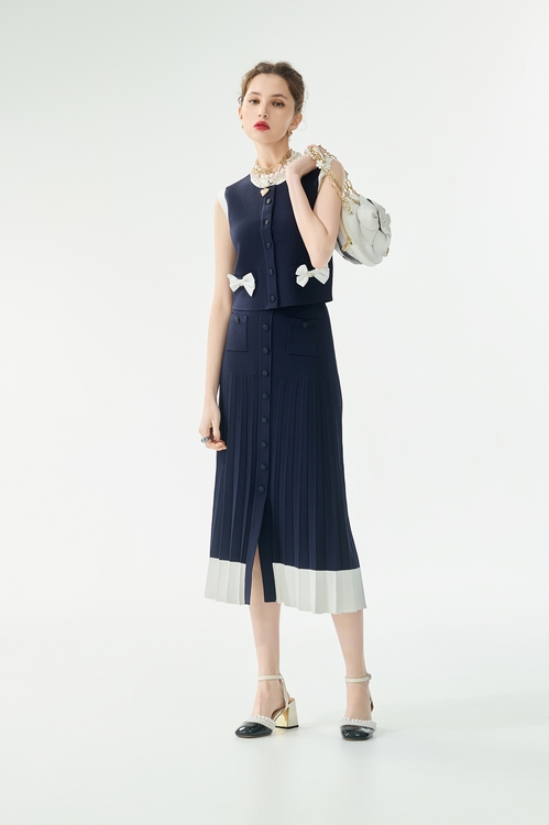 Contrast Bow Detail Knit Vest,,Contrast Bow Detail Knit Vest,sleeveless tops,Tops,Season (SS) Look,sleeveless tops,bows,Knitted,Knitted tops