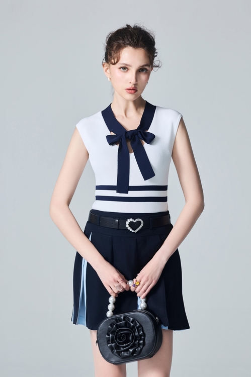 Navy Bow Collar Knit Vest,Knitted tops
