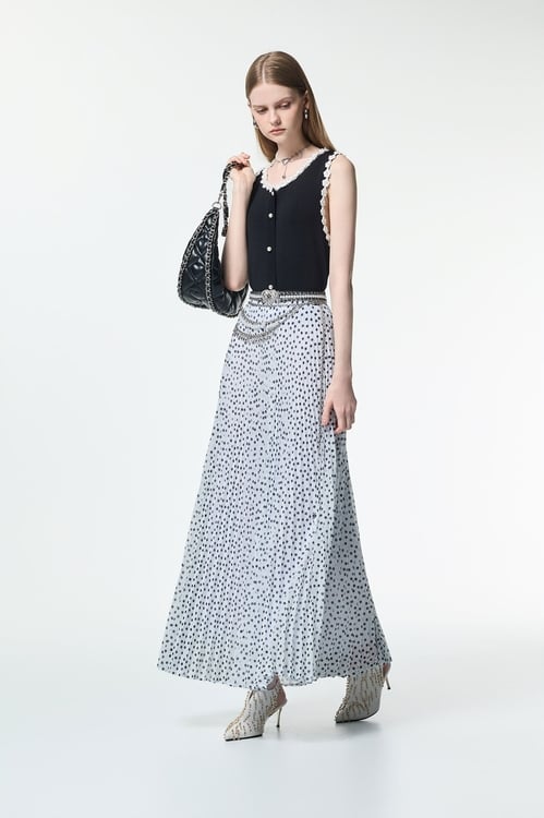 Contrast Floral Detail Knit Vest,bestselling