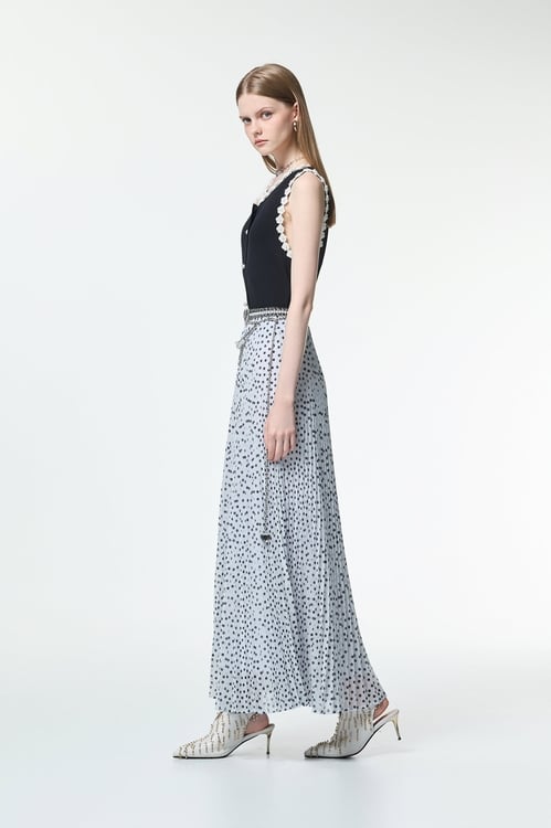 Contrast Floral Detail Knit Vest,bestselling