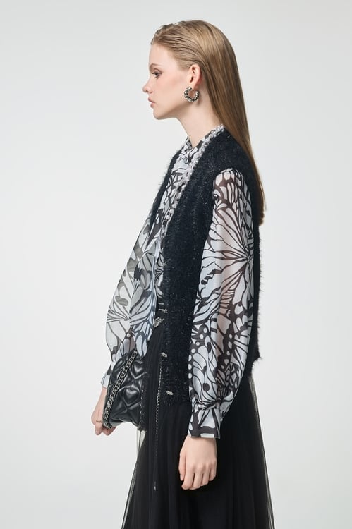 V-neck Black Knit Vest,Office Looks