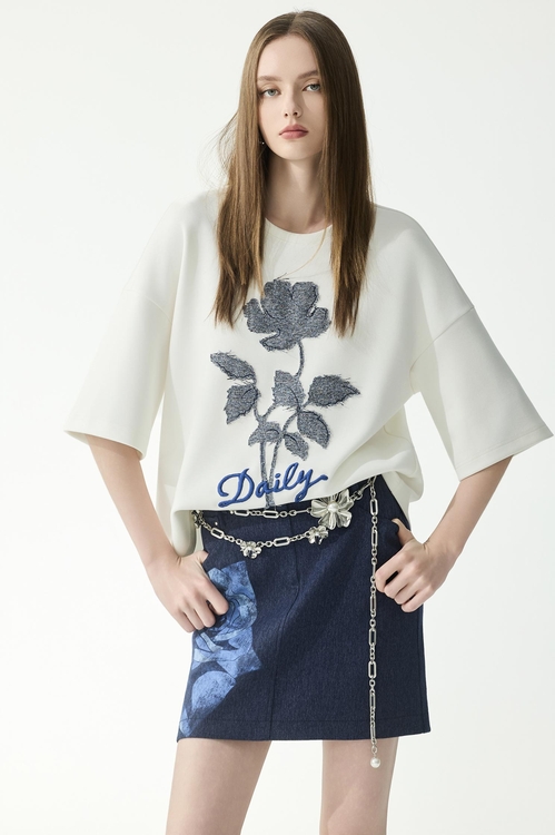 Floral Motif Oversize Tee,,Floral Motif Oversize Tee,Jackets,Embroidered,Outerwear,Season (SS) Look,Stripe,pants,Blazers,Season (SS) Look,Denim,Jeans,pants,Jackets,Embroidered,Outerwear,Season (SS) Look,Denim,Denim Jackets,Tops,Embroidered,Season (SS) Look,Stripe,Cotton,Tops,Embroidered,Season (SS) Look,Stripe,Blouses,Tops,Embroidered,Season (SS) Look,White tops