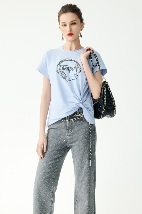 Knot Detail Graphic Tee,,Knot Detail Graphic Tee,Tops,Embroidered,Season (SS) Look,Blouses,Season (SS) Look,Stripe,Shorts,pants,Jackets,Outerwear,Season (SS) Look,Denim,Denim Jackets,White outerwear,Season (SS) Look,Denim,Denim skirts,sleeveless tops,Season (SS) Look,sleeveless tops,sleeveless tops,Season (SS) Look,sleeveless tops,pants,Jumpsuits,Jackets,Outerwear,Season (SS) Look,Knitted,Knitted coats,Season (SS) Look,Plaid,Denim,Jeans,Cotton,pants,Tops,Season (SS) Look,Cotton