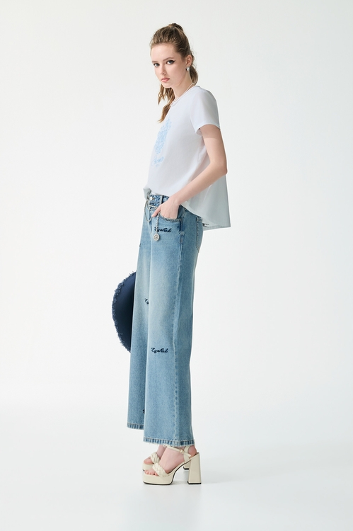 Blue Embroidery Logo Short Sleeve Tee,,,Tops,Season (SS) Look,Stripe,Blouses,Jackets,sleeveless tops,Outerwear,Season (SS) Look,Denim,Denim Jackets,sleeveless tops,Tops,Embroidered,Season (SS) Look,White tops,Cotton,Tops,Embroidered,Season (SS) Look,White tops