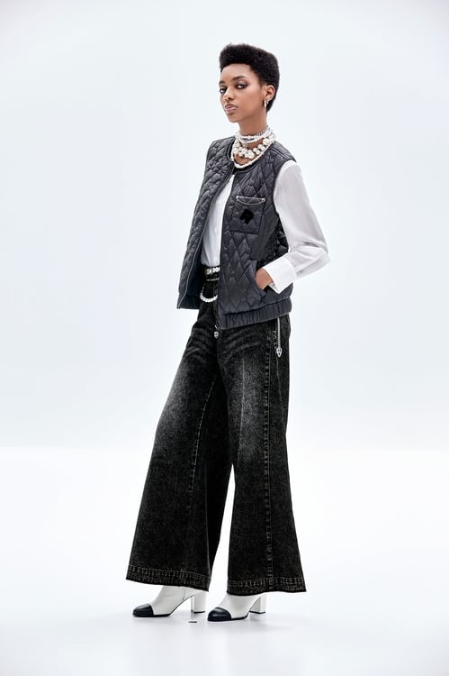 Embroidered Graphic Long Sleeve Top,Embroidered tops