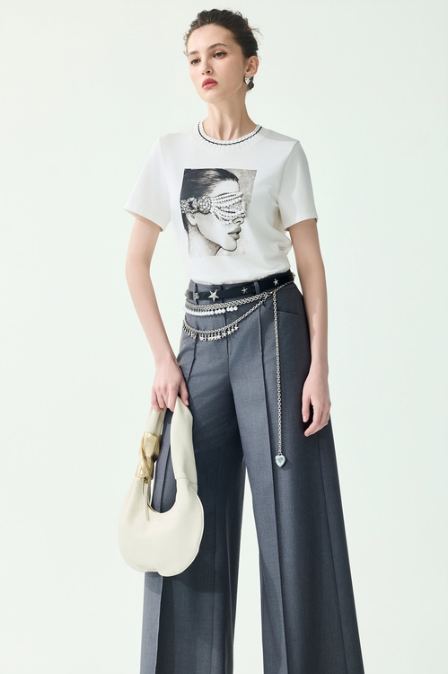 Pearl Detail Figure Graphic Print Tee,,Pearl Detail Figure Graphic Print Tee,sleeveless tops,Under shirts,Season (SS) Look,sleeveless tops,bows,Chiffon,Culottes,Season (SS) Look,pants,Tops,Season (SS) Look,pearl,White tops