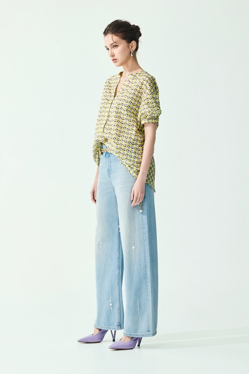 Purple Floral Print V-neck Top,,Purple Floral Print V-neck Top,Tops,Embroidered,Season (SS) Look,pearl,Tops,Season (SS) Look,Tops,Season (SS) Look,Blouses
