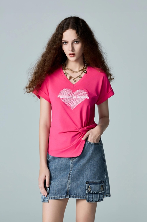 Heart Motif Asymmetric Hem Tee,Season (AW) Look