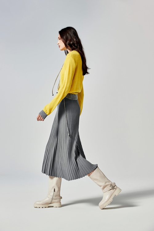 Long Sleeve Contrast Hem Knit Top,Long sleeve tops