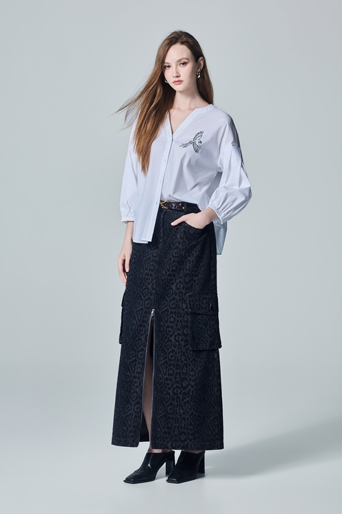Bird Graphic Embroidery V-neck Blouse,,Bird Graphic Embroidery V-neck Blouse,Tops,Embroidered,White tops,Season (AW) Look,Blouses