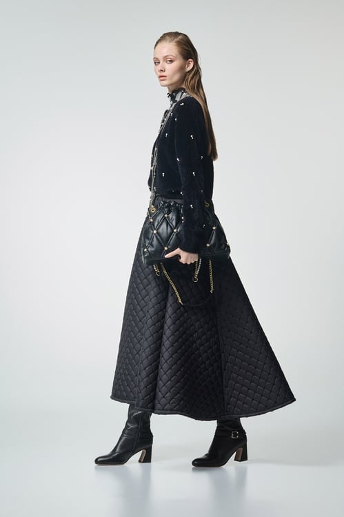 Pearl Applique Faux Fur Black Top,Office Looks