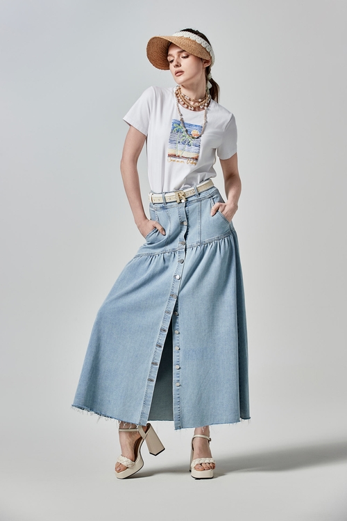 Front Embroidered Graphic White Tee,Embroidered,Embroidered